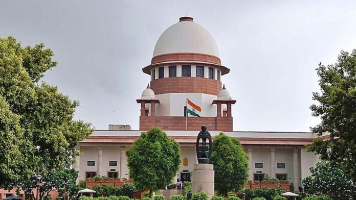 सुप्रीम कोर्ट ने सांसदों और विधायकों के खिलाफ लंबित आपराधिक मामलों के त्वरित निपटारे के लिए हाईकोर्टों को विशेष पीठ गठित करने का आदेश दिया