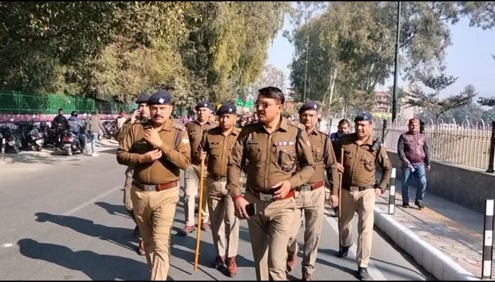 शहर में यात्रा व जुलूस के बीच पुलिस ने किए सुरक्षा के पुख्ता इंतजाम