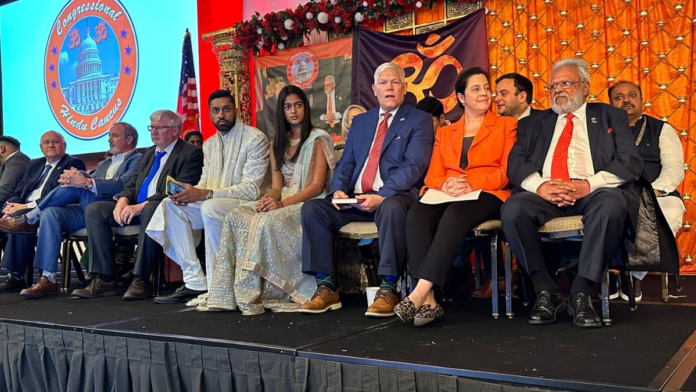 हिंदू अमेरिकी राजनीति में उजागर हुए नए अध्याय: कांग्रेस में गूंज उठा हिंदू कॉकस का स्वर