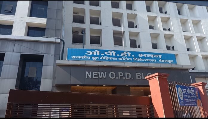 दून अस्पताल में कोरॉना को लेकर आईसीयू, ऑक्सीजन बेड तैयार