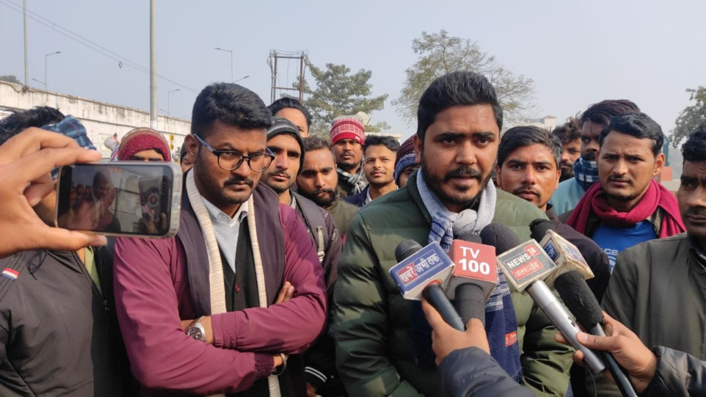बेरोजगारों ने उत्तराखंड लोक सेवा आयोग का घेराव किया, जल्दी परिणाम जारी करने की मांग की