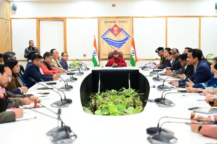 मुख्य सचिव राधा रतूड़ी ने आगामी लोकसभा चुनाव की तैयारियों की समीक्षा की