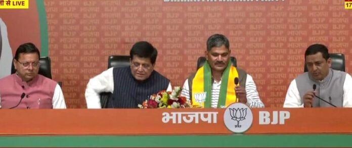 वसंतोत्सव के बाद कांग्रेस में पतझड़ का दौर जारी है, बद्रीनाथ विधायक राजेंद्र भंडारी ने थामा भाजपा का दमन