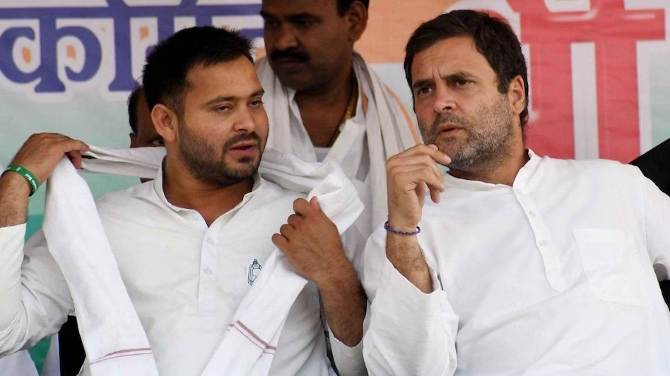 बिहार: तेजस्वी यादव ने नीतीश कुमार पर साधा निशाना, कहा - 'गठबंधन को मिले बीमा योजना'