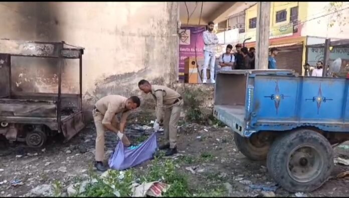 विकासनगर में खड़े लोडर में मिला अधजली युवती का शव, हत्या की आशंका