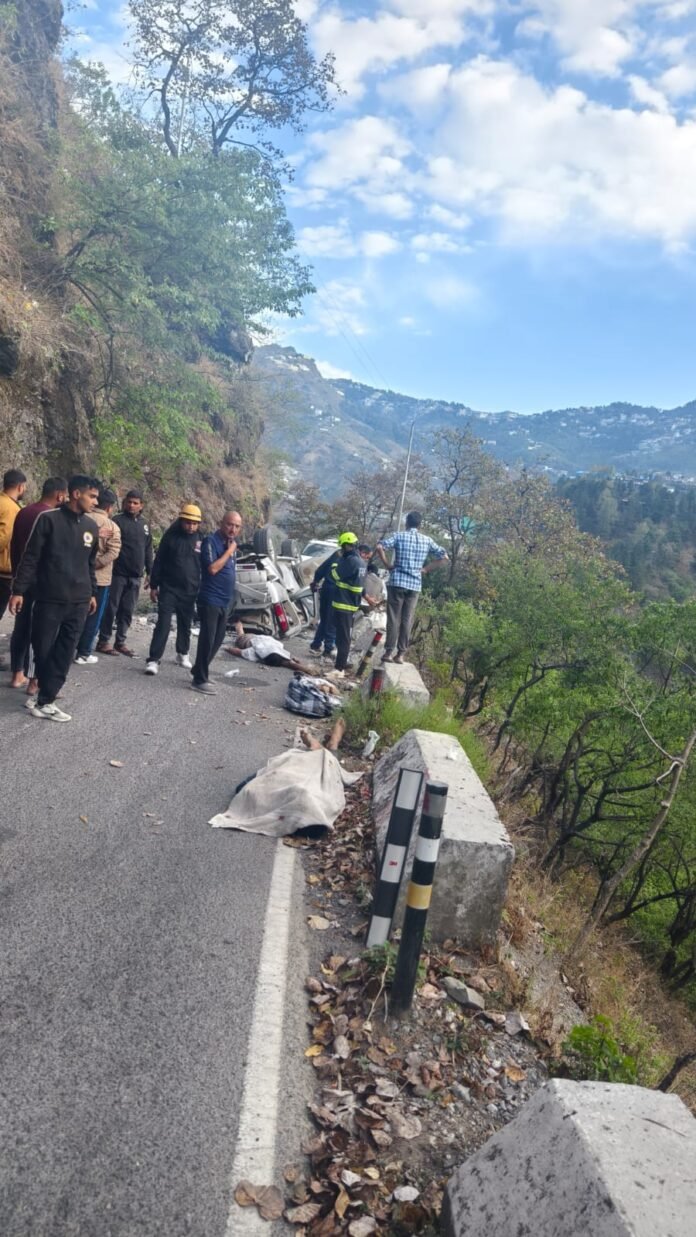 मसूरी में भीषण सड़क हादसे में नामी कॉलेज के छात्रों की मौत