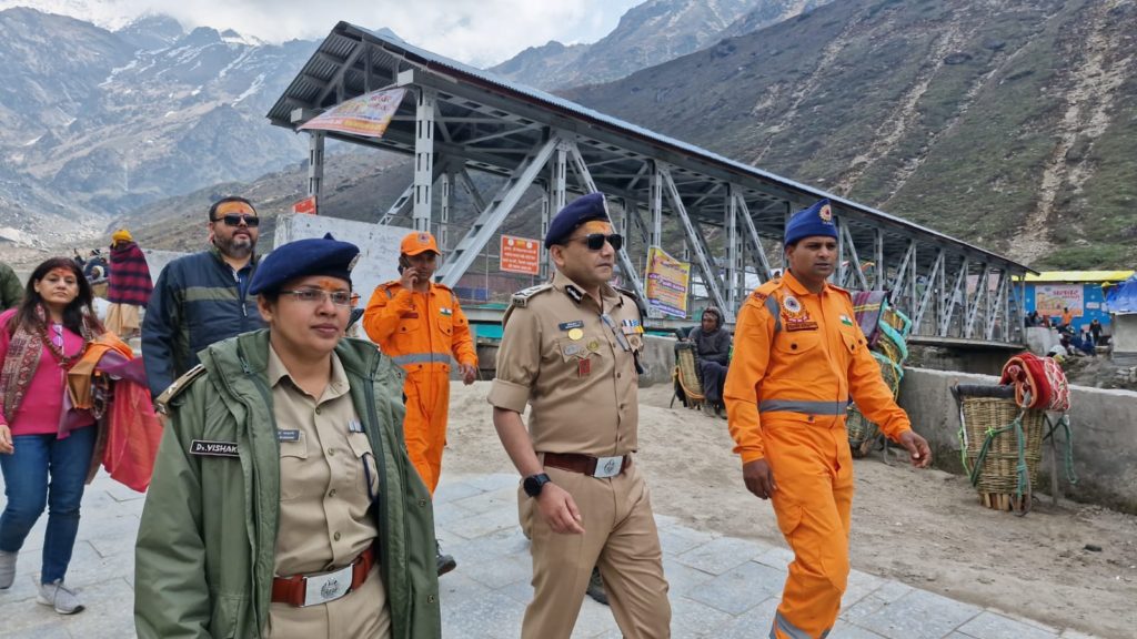 उत्तराखंड के पुलिस महानिदेशक ने केदारनाथ धाम में सुरक्षा व्यवस्थाओं का लिया जायजा