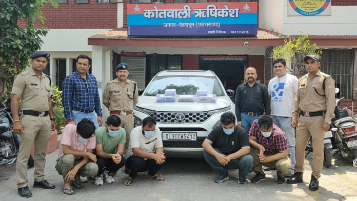 देहरादून पुलिस की सर्जिकल स्ट्राइक! एम्स एमडी परीक्षा में नकल कराते 5 गिरफ्तार