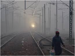 दिल्ली में तूफान ने मचाया कोहराम, हवाओं ने उड़ा दी रफ्तार, विमानों का परिचालन प्रभावित