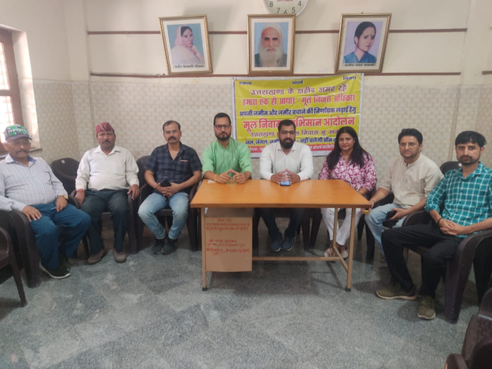 चारधाम यात्रा: मूल निवासियों का रोजगार ठप, रजिस्ट्रेशन खत्म करने की मांग