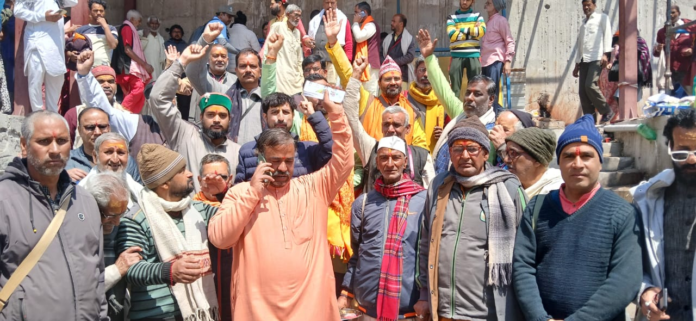 बद्रीनाथ मास्टर प्लान: प्रभावितों का विरोध प्रदर्शन, मुआवजा और पुनर्वास नीति की मांग