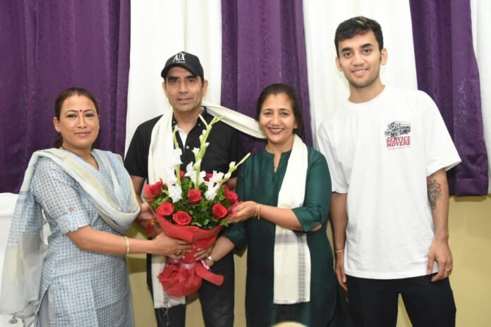 ओलंपियन लक्ष्य सेन ने खेल मंत्री रेखा आर्या से मुलाकात की, आर्या ने ओलंपिक्स में बेहतर प्रदर्शन के लिए सेन को दी बधाई