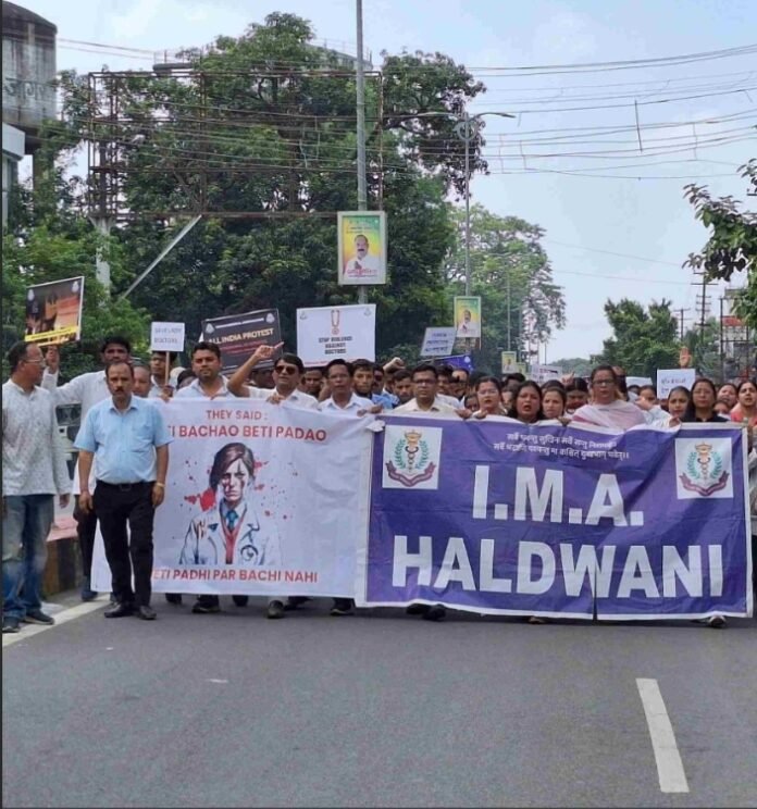 कोलकाता हत्याकांड: डॉक्टरों का देशव्यापी विरोध, ओपीडी सेवाएं ठप ।