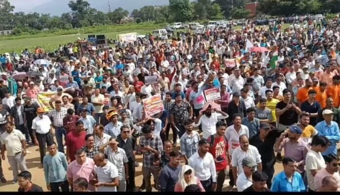 उत्तराखंड में मूल-निवास और भू-कानून की मांग ने लिया जनांदोलन का स्वरूप,ऋषिकेश की सड़कों पर जनसमूह