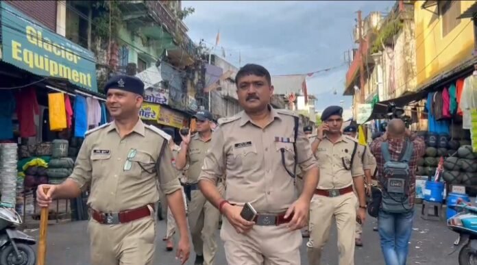 लड़की से छेड़खानी के बाद एक्शन मोड में देहरादून पुलिस चलाया सत्यापन अभियान,