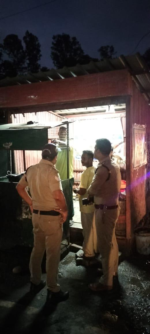 सार्वजनिक स्थानों पर शराब पीने वालों पर दून पुलिस का कड़ा प्रहार