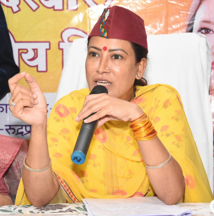 रेखा आर्या ने चोपता में जनता दरबार लगाकर सुनी जनता की समस्याएं