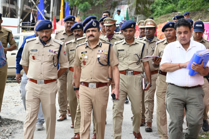 उत्तराखंड के पुलिस महानिदेशक ने अल्मोड़ा का दौरा किया, अपराध नियंत्रण और पुलिस कर्मचारियों के कल्याण पर दिया जोर