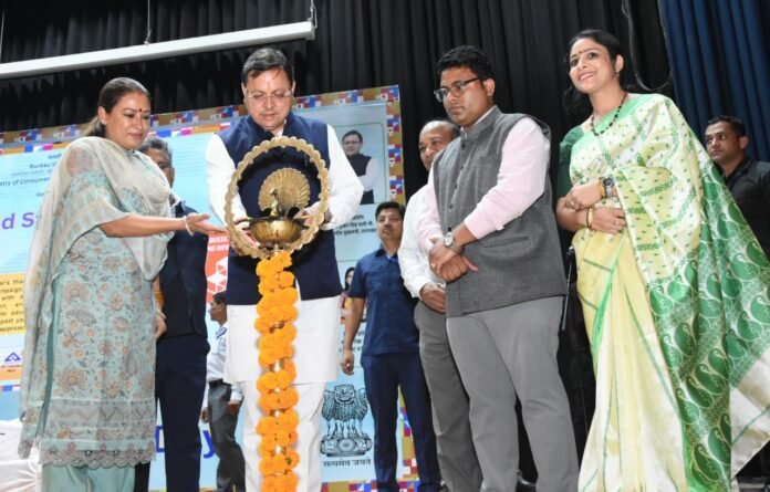 “जो व्यक्ति अपने खुद के बनाए मानकों पर खरा उतरता है, वह जीवन में कभी हार नहीं मानता।” – रेखा आर्या