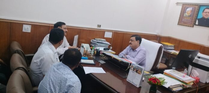 देहरादून ठेकेदार संघ ने हड़ताल वापस लेने का किया ऐलान देहरादून समाचार: ठेकेदार संघ ने हड़ताल वापस लेने का किया ऐलान