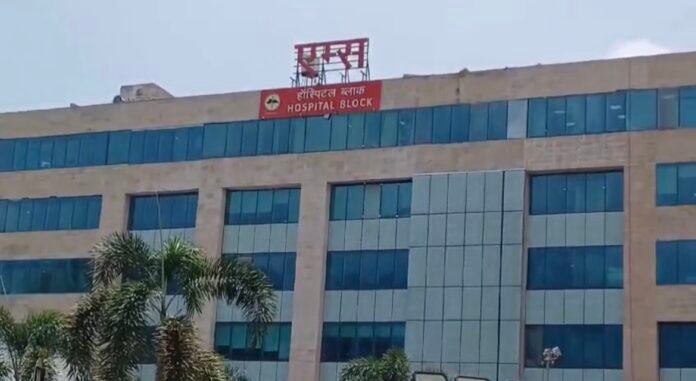 ऋषिकेश एम्स में सर्वर डाउन, मरीजों की परेशानी बढ़ी,स्वास्थ व्यवस्था पर सवाल