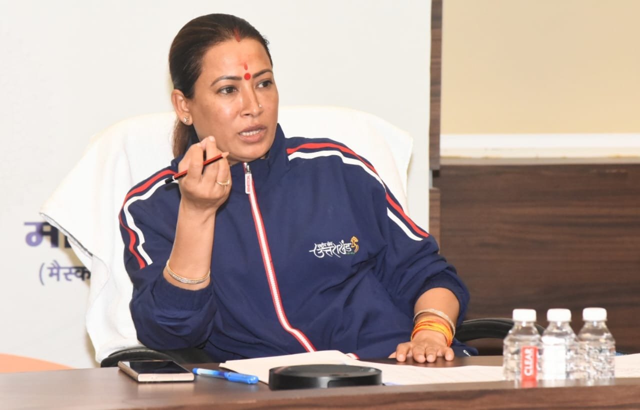 ख़ुशख़बरी:आंगनवाड़ी कार्यकर्तियाँ को पेंशन का तोहफा देगी सरकार,रेखा आर्या  ने विभाग को दिए निर्देश - news express uttarakhand