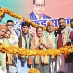 मेयर पद के प्रत्याशी के समर्थन में रोड शो, जनसभा और विकास के दावों का ऐलान