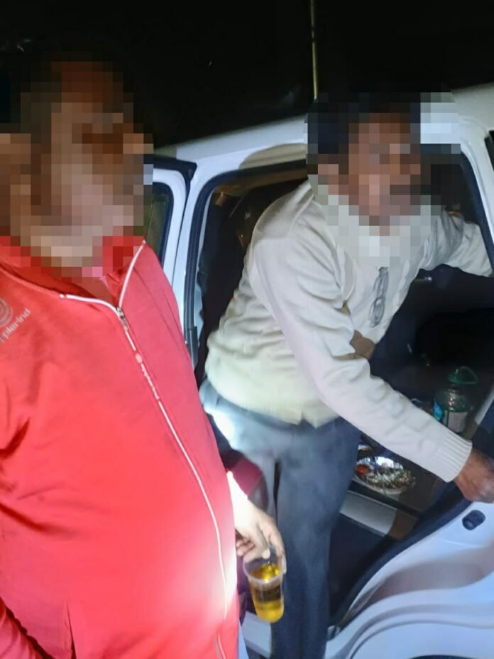 दून पुलिस का अभियान जारी: सार्वजनिक स्थानों पर शराब पीने वालों के खिलाफ बड़ी कार्रवाई