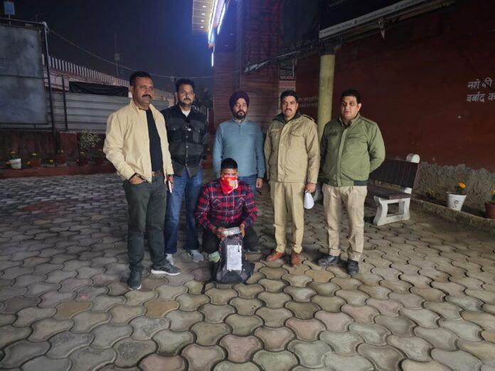 भर्ती कराने के झाँसे और युवकों से ठगी करने वाले सेना के फर्जी अधिकारी को एसटीएफ़ ने किया गिरफ्तार