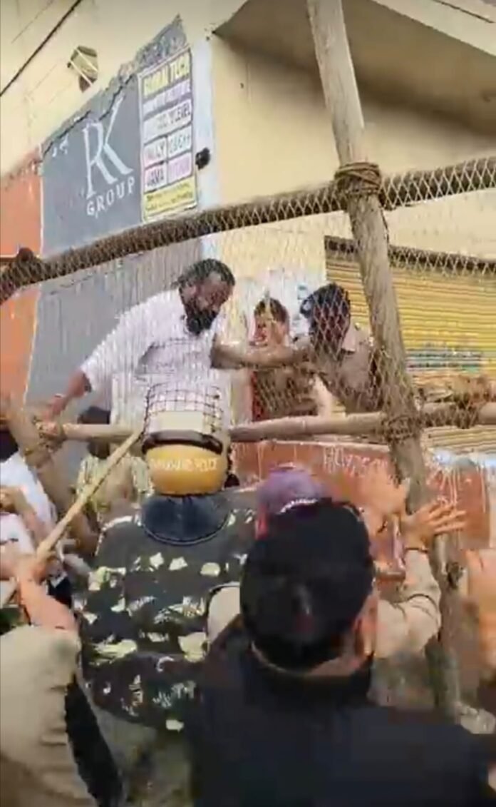 अंकिता भंडारी हत्याकांड: उम्रकैद के फैसले के खिलाफ स्वाभिमान मोर्चा का आक्रोश, मुख्यमंत्री का पुतला फूंका