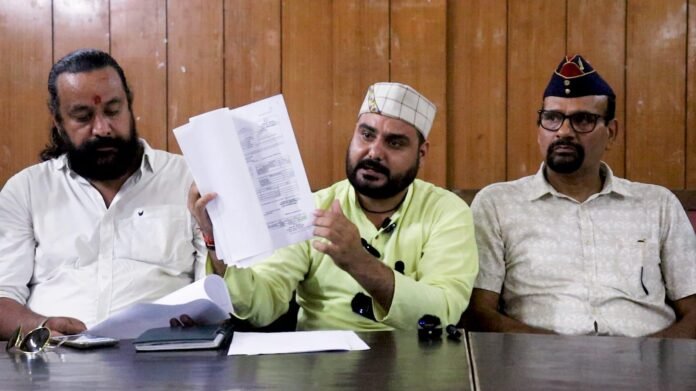 उत्तराखंड सरकार पर बॉबी पंवार ने लगाए भ्रष्टाचार के साथ खड़े होने के गंभीर आरोप