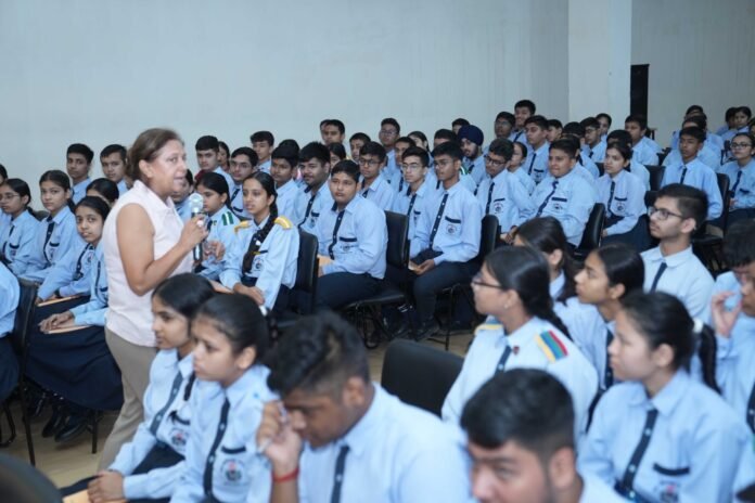 छात्र छात्राओं को दिये तोरल शरण ने दिये करियर के मार्गदर्शन व टिप्स
