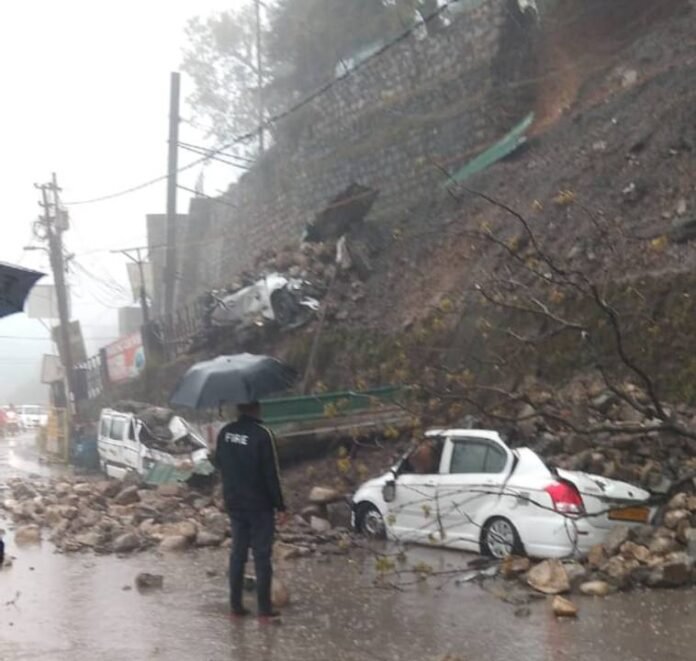 मसूरी में बारिश का कहर