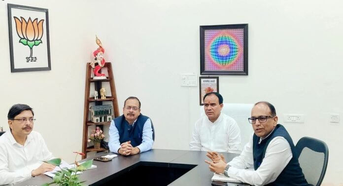 डाॅ. धन सिंह रावत : शिक्षकों के स्थानांतरण व वरिष्ठता को लेकर करेंगे स्पेशल अपील