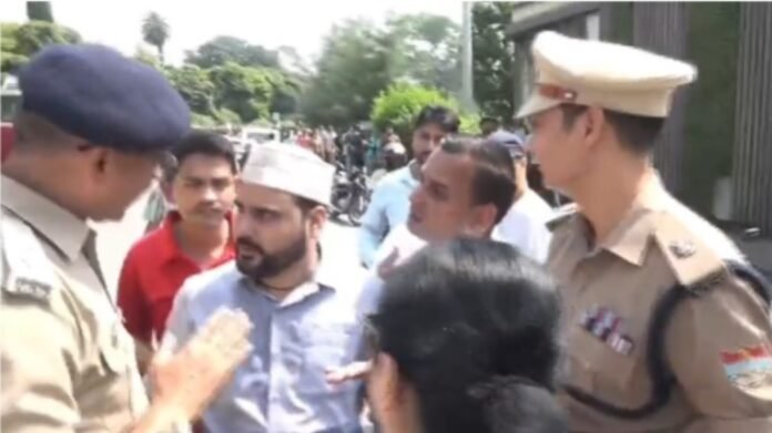 देहरादून में युवाओं की जनसभा, SSP ने शांति बनाए रखने पर दिया संदेश