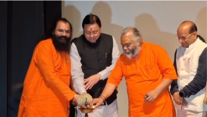 मुख्यमंत्री पुष्कर सिंह धामी ने आपदा राहत कार्यों में उत्कृष्ट प्रदर्शन करने वाले कार्मिकों को किया सम्मानित