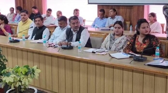 जिला पंचायत देहरादून की पहली बोर्ड बैठक में उठे क्षेत्रीय समस्याओं के मुद्दे