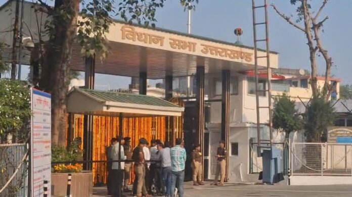 उत्तराखंड विधानसभा विशेष सत्र को लेकर देहरादून में कड़ी सुरक्षा, राष्ट्रपति द्रौपदी मुर्मू करेंगी संबोधित