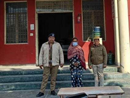 देहरादून: नशा तस्करों के खिलाफ पुलिस की बड़ी कार्रवाई, एनडीपीएस एक्ट में फरार महिला तस्कर गिरफ्तार