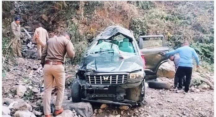 ब्रेकिंग: नैनीताल में दर्दनाक हादसा, भवाली के पास खाई में गिरी स्कॉर्पियो