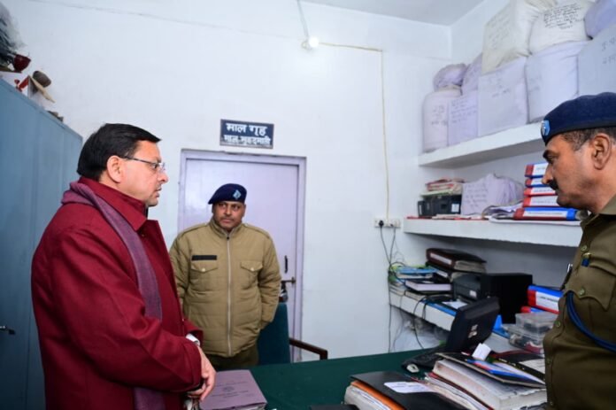 सीएम धामी का औचक निरीक्षण: डालनवाला थानेदार अनुपस्थित, तत्काल लाइन हाजिर