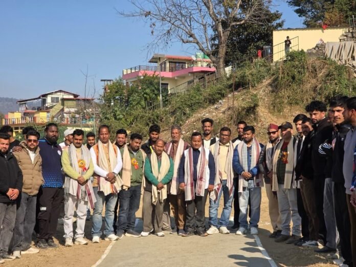 अल्मोड़ा: जीआईसी मैदान में ‘स्व. रोहित वाणी मेमोरियल क्रिकेट टूर्नामेंट 2026’ का भव्य आगाज, उद्घाटन मैच में कलेक्ट्रेट-9 ने मारी बाजी