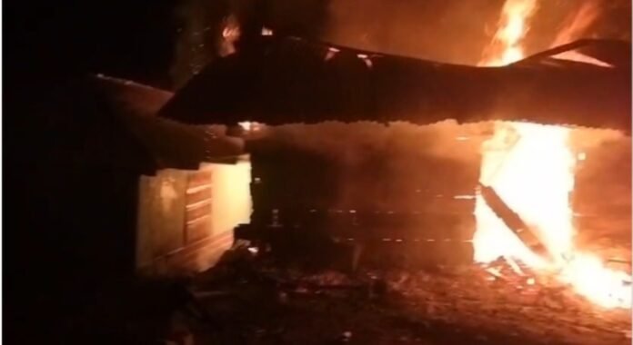 उत्तरकाशी के मोरी में भीषण आग, तीन मकान जले, मवेशियों की दर्दनाक मौत