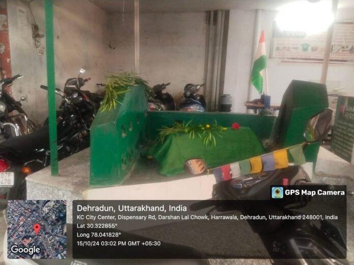 देहरादून में अवैध अतिक्रमण पर प्रशासन की सख्त कार्रवाई, घंटाघर स्थित एचएनबी कॉम्प्लेक्स ध्वस्त