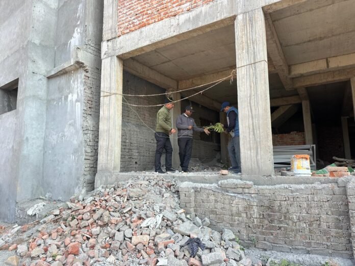 अवैध निर्माण पर एमडीडीए का प्रहार: देहरादून और ऋषिकेश में कई निर्माण सील और ध्वस्त