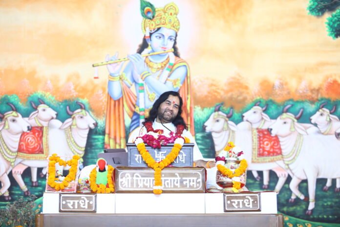 देहरादून: देवकीनंदन ठाकुर जी महाराज की भागवत कथा के पांचवें दिन उमड़ा जनसैलाब
