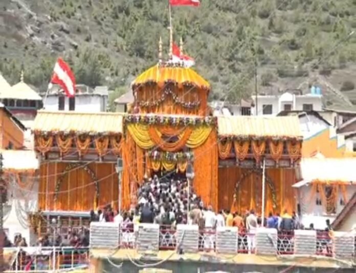 तीर्थयात्रियों के लिए दवाई और खाद्य पदार्थों की समुचित व्यवस्था