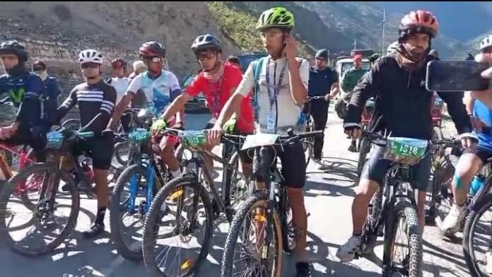 नीति घाटी बना साहसिक खेलों का नया हब, 1200 से अधिक खिलाड़ियों ने लिया हिस्सा