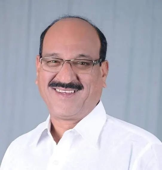 दून मेडिकल कॉलेज की संवेदनहीनताः कार्ड होने के बावजूद इलाज ठप, घायल युवक घंटों बेसहारा
